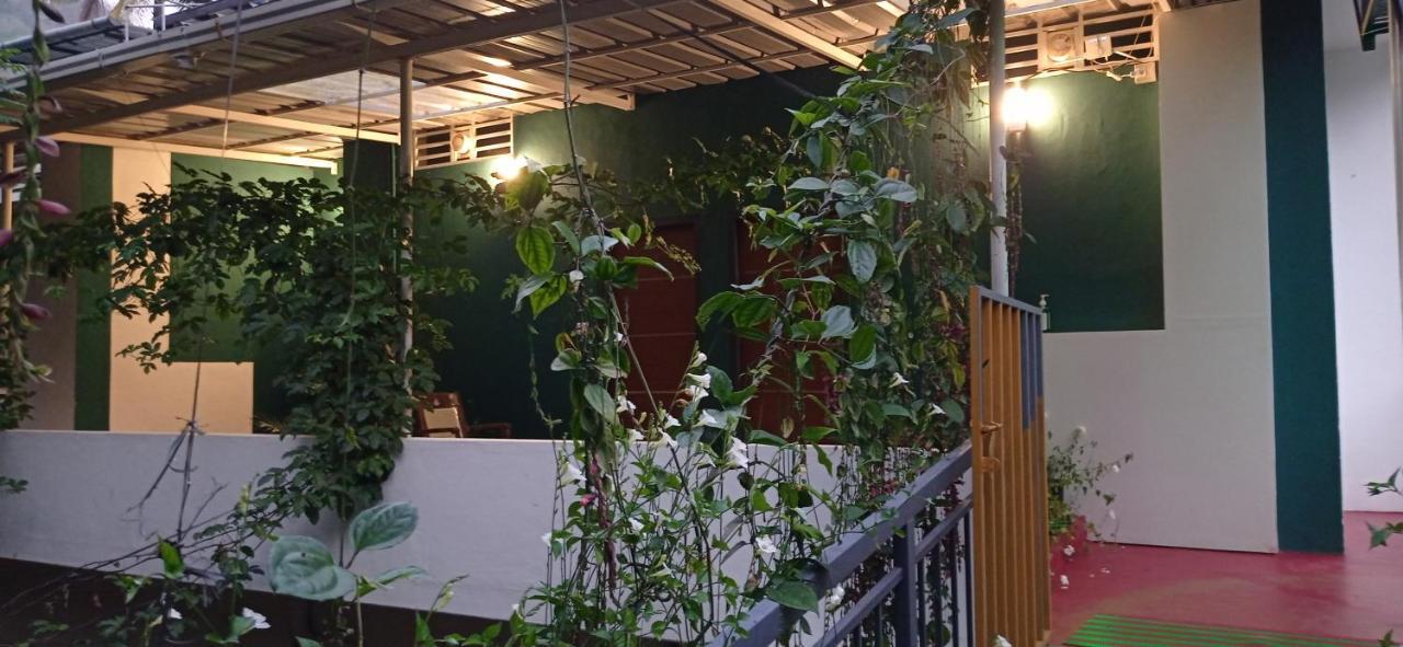 Riverbench Homestay Munnar, Anaviratty ภายนอก รูปภาพ