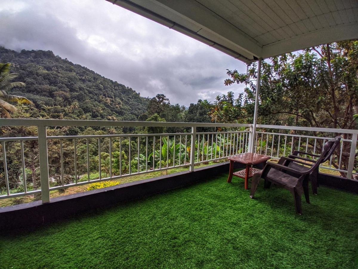 Riverbench Homestay Munnar, Anaviratty ภายนอก รูปภาพ