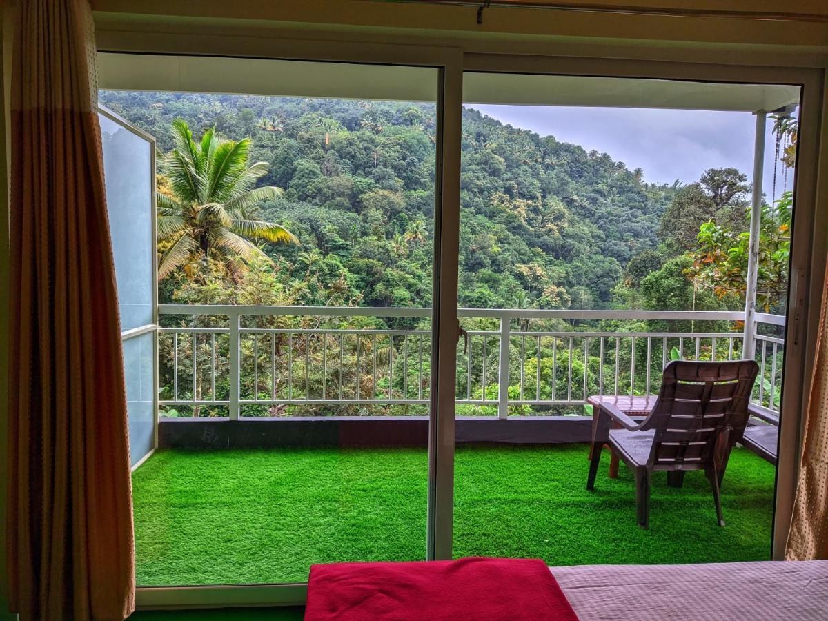 Riverbench Homestay Munnar, Anaviratty ภายนอก รูปภาพ