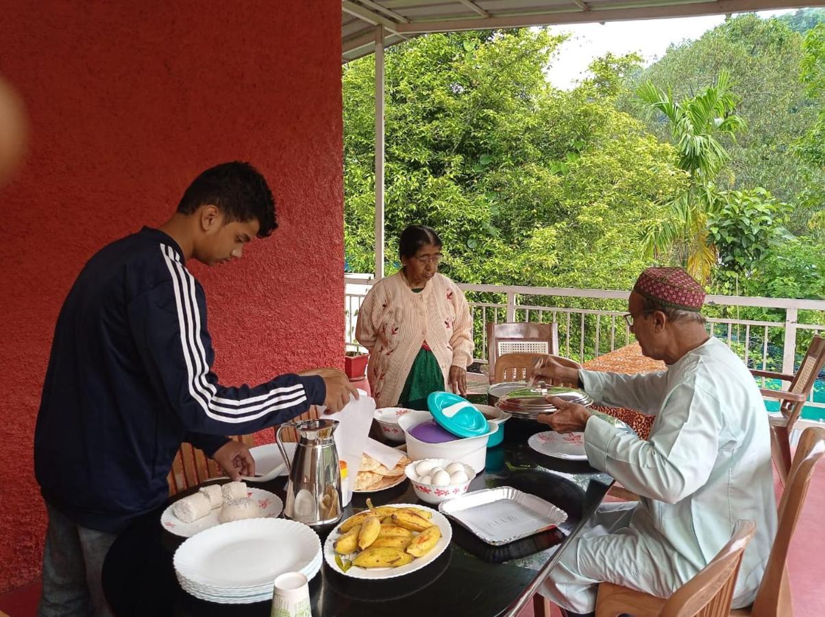 Riverbench Homestay Munnar, Anaviratty ภายนอก รูปภาพ