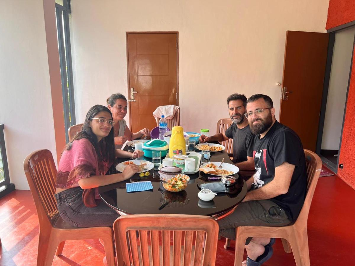 Riverbench Homestay Munnar, Anaviratty ภายนอก รูปภาพ